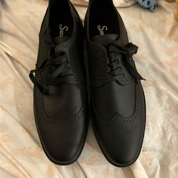 Classic Black Leather Oxfords by [Brand] - Picture 1 of 4